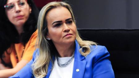 Ministra do Turismo, Daniela Carneiro, deve ser demitida do cargo nesta quinta-feira (6)