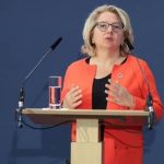 Alemanha pode investir R$ 1 bilhão no Brasil até abril, diz ministra
