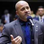 Moraes nega redução da pena de Daniel Silveira e cita 'desrespeito' às medidas impostas pelo STF