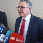 'Debate sobre sucessão de Dino ainda não começou', diz Padilha