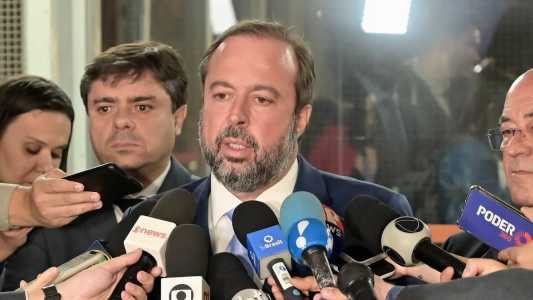 Ministro Alexandre Silveira falou sobre causa do 'apagão' desta terça-feira (15)
