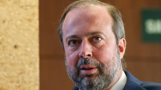 Ministro Alexandre Silveira ressaltou que o governo mantém diálogo próximo com a Petrobras sobre a política de preços em meio à guerra entre Israel e Hamas