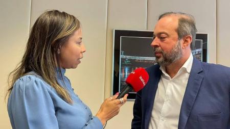 Ministro Alexandre Silveira concedeu entrevista à repórter da Itatiaia, Edilene Lopes
