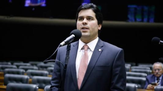 Ministro André Fufuca afirmou que Esporte está 'de braços abertos' para ex-ministra Ana Moser