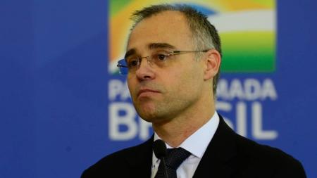 Ministro André Mendonça vai relatar notícias-crime contra Nikolas Ferreira no STF