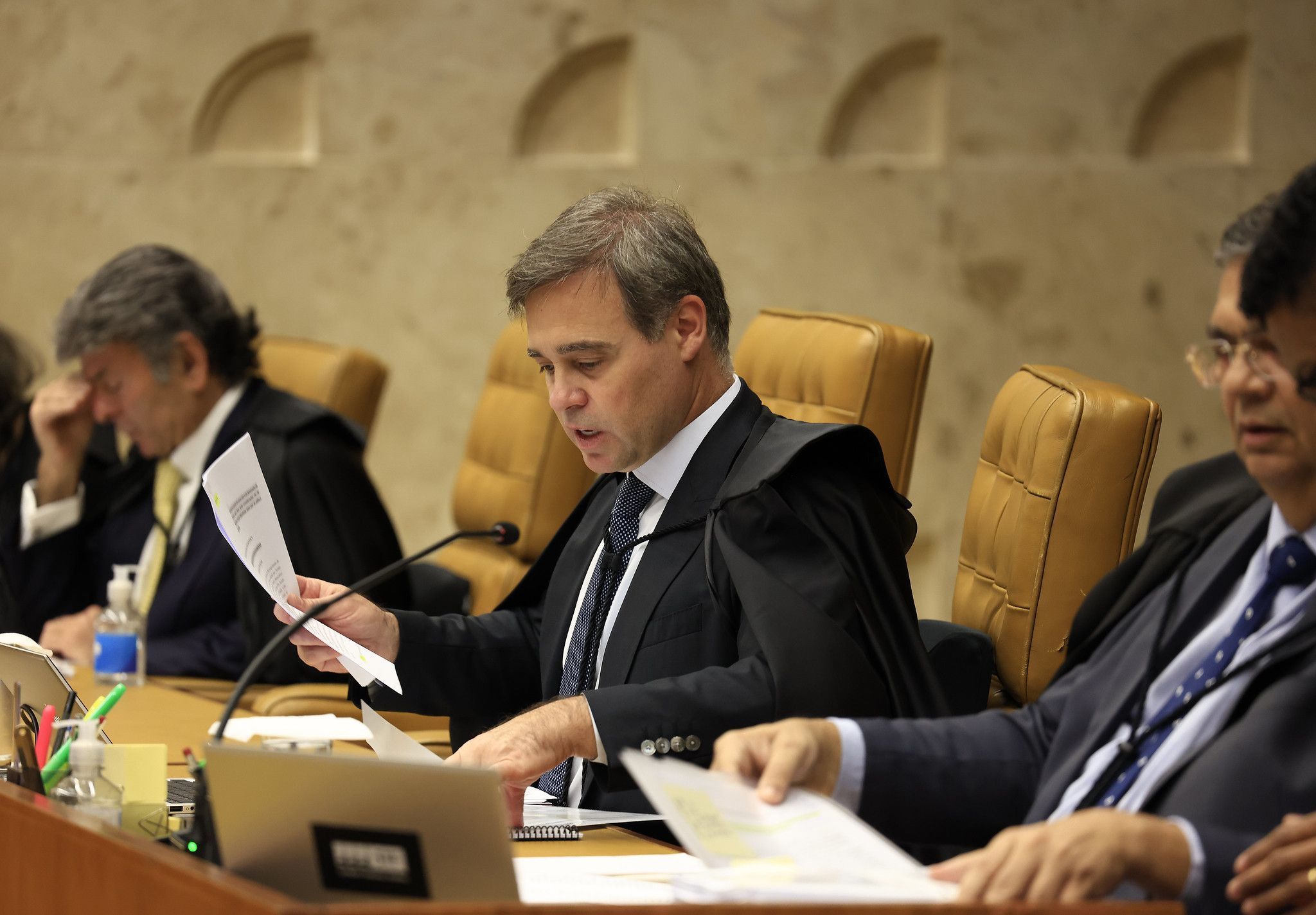 STF retoma julgamento sobre porte de maconha faltando um voto para liberar; saiba quais ministros são a favor
