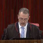 3 x 1 no TSE: ministro André Ramos Tavares vota pela condenação de Bolsonaro à inelegibilidade por oito anos