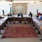 Atual política antidroga favorece prisão de jovens negros, diz Barroso