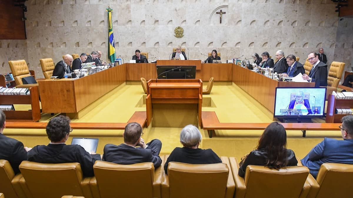 Ministro Cristiano Zanin vota contra a liberação do porte de maconha, e Gilmar Mendes altera decisão