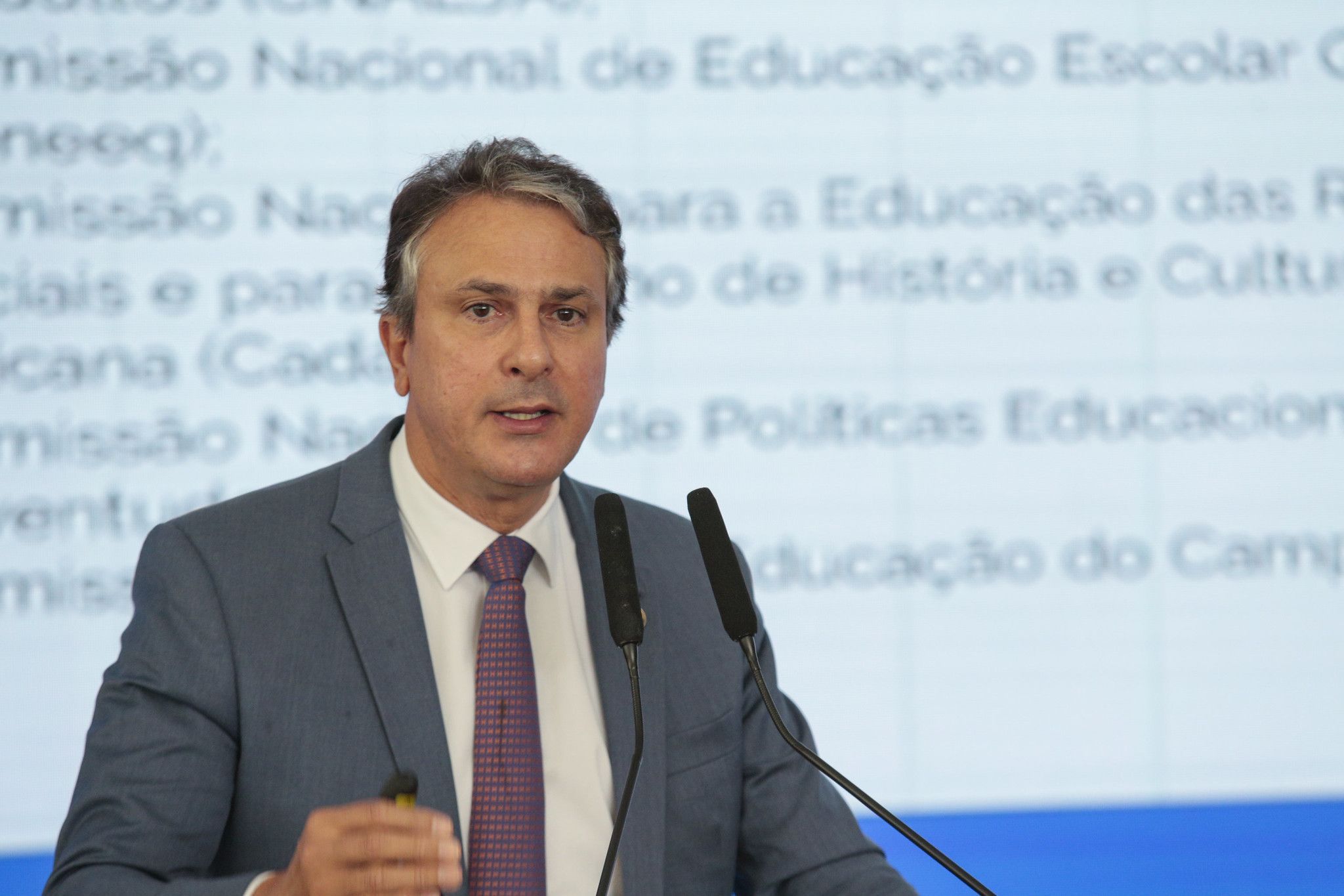 Recriação do Ciência Sem Fronteiras é discutida pelo governo, admite ministro Camilo Santana