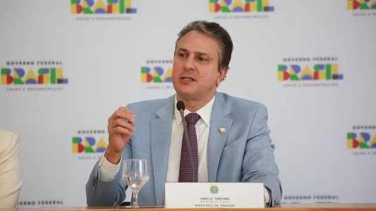 Ministro da Educação Camilo Santana (PT) respondeu sobre escola para gênios da matemática nessa segunda-feira (31), no Palácio do Planalto, em Brasília