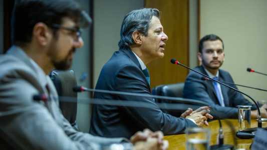 Ministro da Fazenda, Fernando Haddad (PT), tirou dúvidas sobre o Desenrola em coletiva nesta segunda-feira (17)