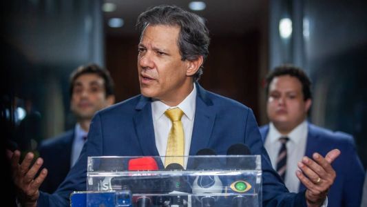 Ministro da Fazenda, Fernando Haddad (PT), culpou a taxa de juros pela desaceleração da economia no Brasil