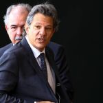 Em Davos, Haddad diz que FMI poderá ajudar governo a formular âncora fiscal 