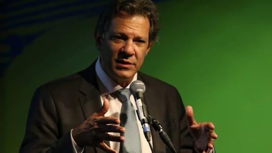 Ministro da Fazenda, Fernando Haddad, venceu queda de braço e governo voltará a tributar combustíveis