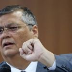 'Desejo boa pontaria nos inevitáveis chutes', diz Dino a participantes do Enem