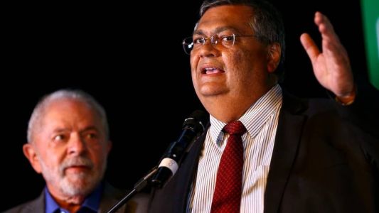 Ministro da Justiça e Segurança Pública Flávio Dino publicou série de tuítes na madrugada desta segunda-feira (9)