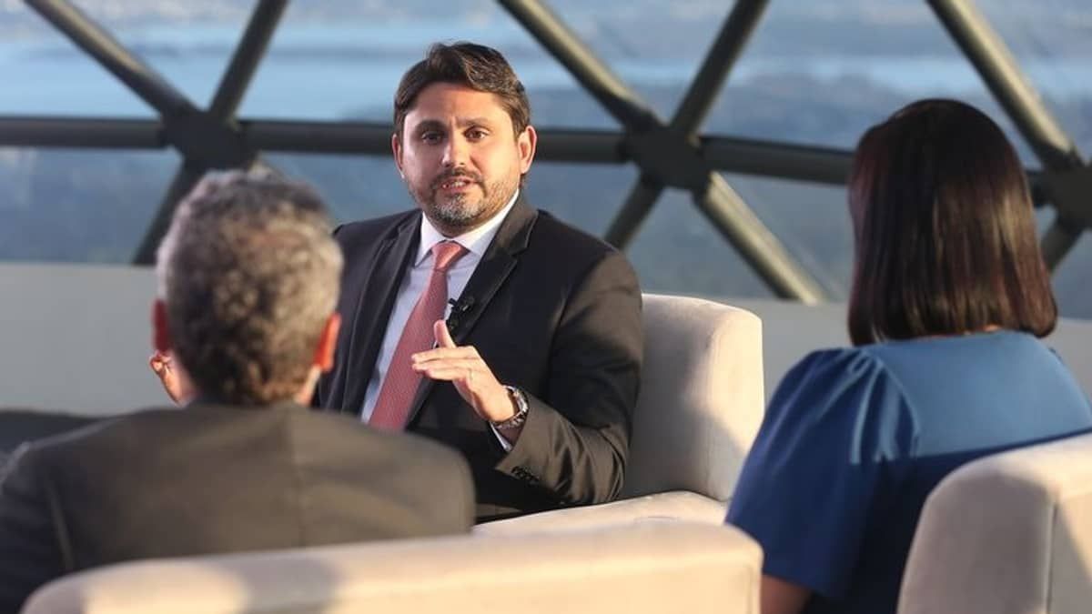 Barroso decreta bloqueio de R$ 835 mil do ministro Juscelino Filho