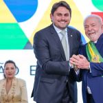 Ministro diz que vai esclarecer denúncias a Lula e União Brasil critica presidente do PT