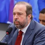 Alexandre Silveira diz que governo pode acionar bandeira vermelha para evitar apagões