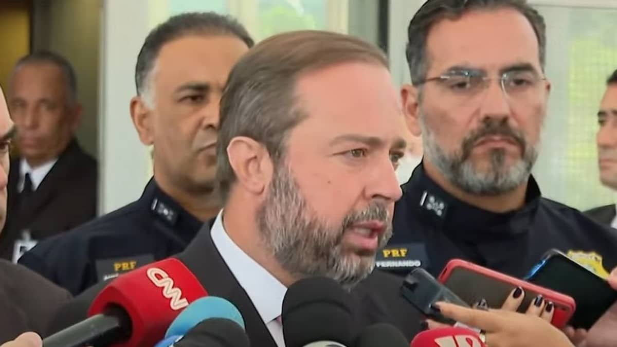 Alexandre Silveira diz que ataques às torres de energia já são alvos de inquéritos da PF