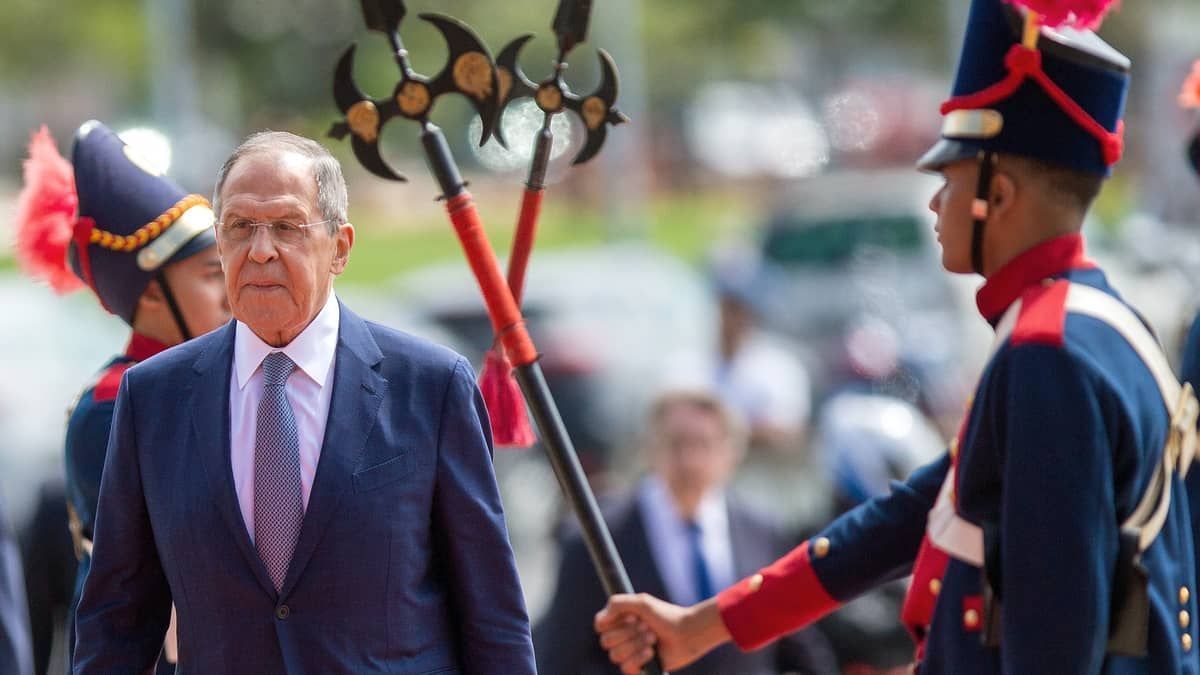 Sem previsão na agenda oficial, Lula se reúne com ministro russo Lavrov