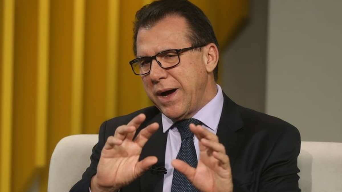 Salário mínimo deve ter novo reajuste no dia 1º maio; valor ainda não foi definido