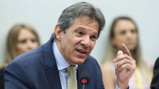 Ministro Fernando Haddad (PT) diz que acompanha eleições na Argentina com interesse