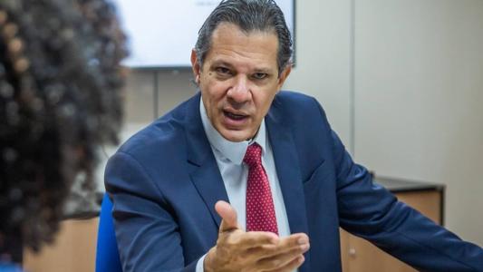 Ministro Fernando Haddad (PT) agradeceu o presidente do Banco Central após corte da taxa de juros em 0,5%