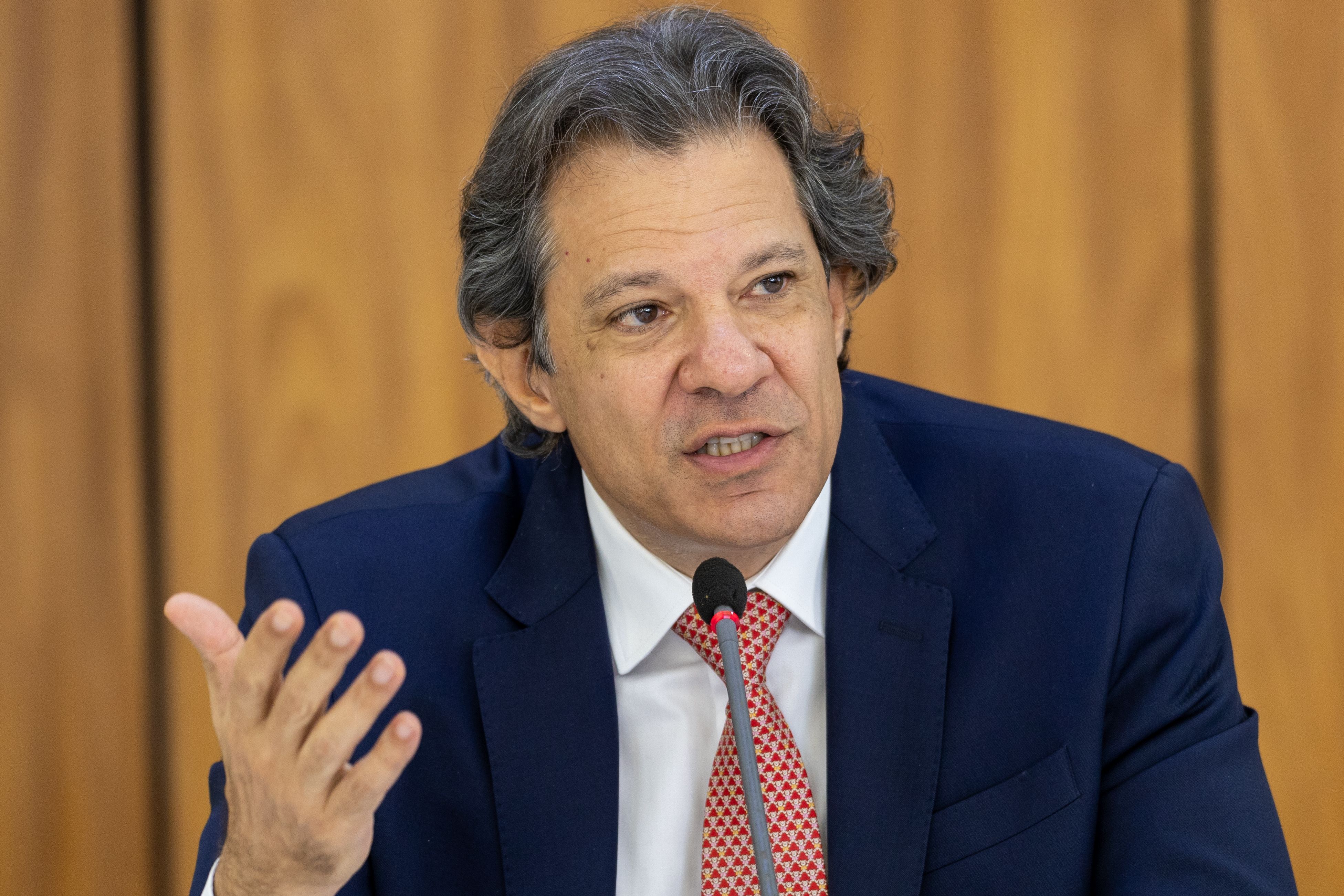 Haddad não descarta levar desoneração dos municípios ao STF e cobra responsabilidade fiscal