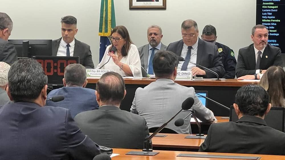 Flávio Dino participa de audiência na Câmara após ausências na Comissão de Segurança