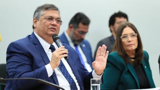Ministro Flávio Dino (PSB-MA) irá à comissão de segurança da Câmara dos Deputados na terça-feira (10)