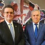 Alvo da oposição, novo ministro da Previdência faz visita a deputados