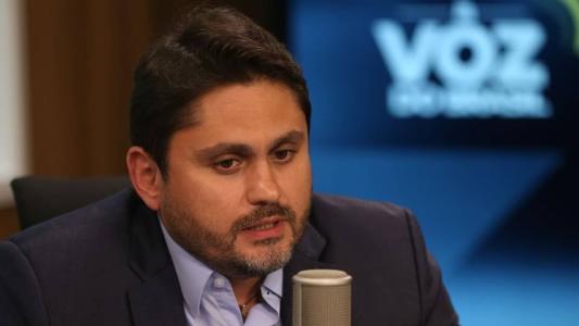 Ministro Juscelino Filho é alvo de investigação da Polícia Federal que apura desvios de emendas da Codesvaf