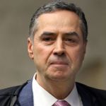 Barroso rebate advogado em julgamento do 8/1 sobre 'mentira das milícias digitais'