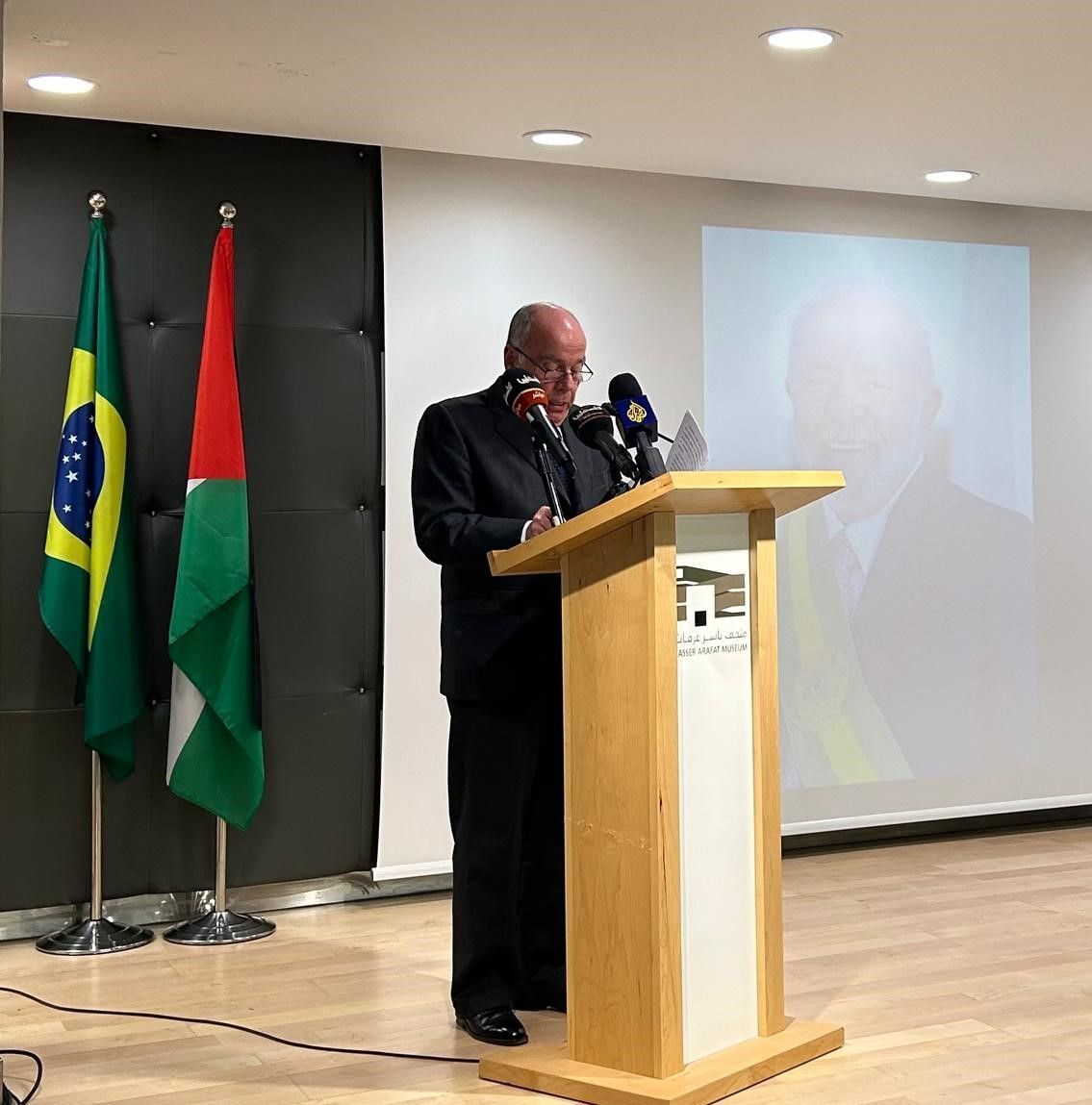 Mauro Vieira classifica ações de Israel como 'ilegais e imorais' durante visita à Cisjordânia