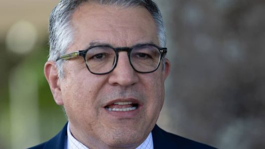 Ministro Padilha afirmou que presidente Lula está se recuperando bem do quadro de pandemia