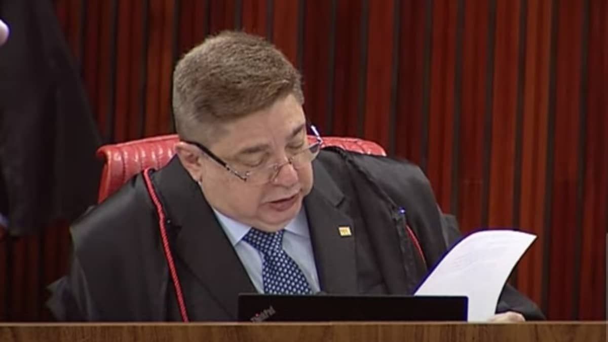Bolsonaro no TSE: segundo ministro a votar rejeita inclusão da 'minuta do golpe' no julgamento da ação