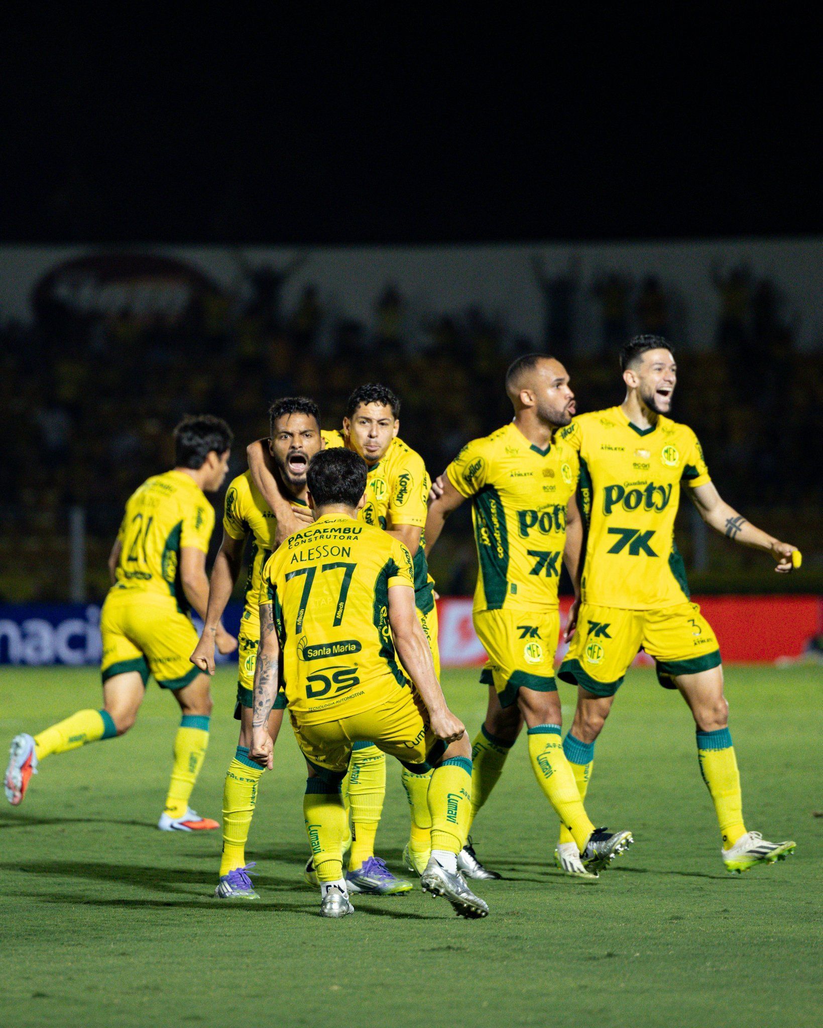 Com emoção, Mirassol vence o Fluminense e entra no G4 do Brasileiro