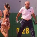 Tenista acerta bolada em gandula e é eliminada em Roland Garros