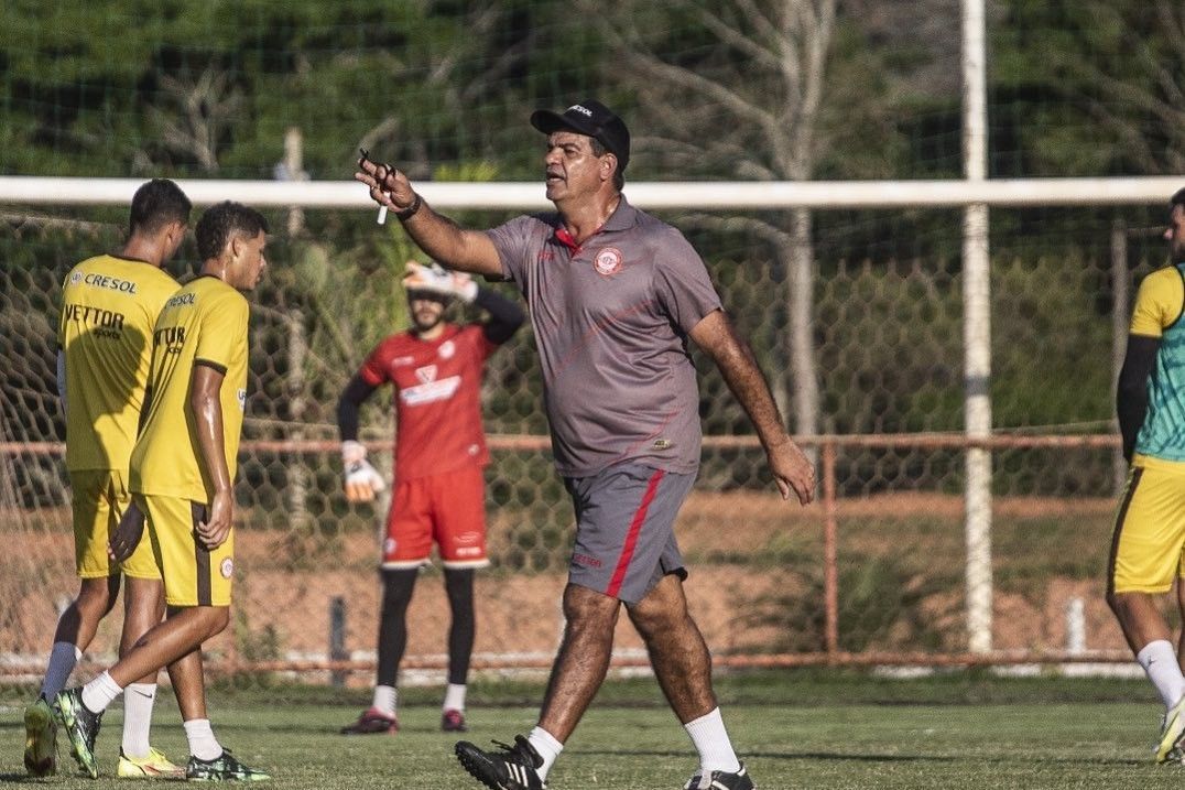 Técnico mineiro é anunciado como novo comandante do América-RN