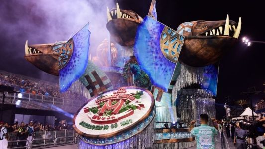 Mocidade Unida da Mooca desfila no Sambodromo do Anhembi