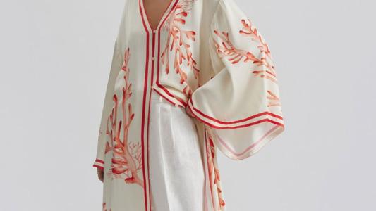 Moda Feminina terceira peça que transforma qualquer look blazer, colete e kimono