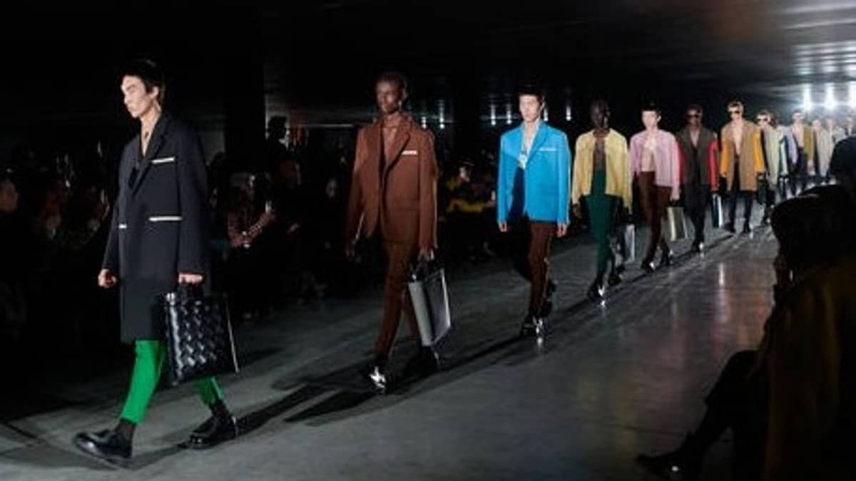 Prada leva 'moda útil' à passarela da Semana de Moda de Milão