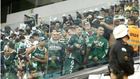 Modelo de divisória que deve ser instalado nas arquibancadas do Mracanã de acordo com o edital de licitação