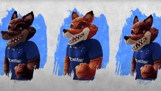 Modelos do novo Raposão, mascote do Cruzeiro