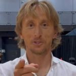 Craque do Real Madrid, Modric 'desafia' Luka Doncic em arremessos no basquete