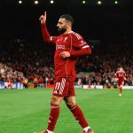 Salah iguala recorde, e Liverpool volta a vencer na Premier League após derrotas seguidas