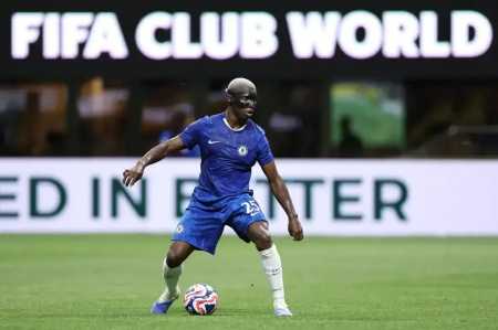Moisés Caicedo, meio-campista equatoriano, em ação pelo Chelsea no Mundial de Clubes