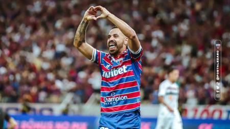 Moisés festeja gol do Fortaleza, atacante é a esperança do Leão na Copa do Brasil